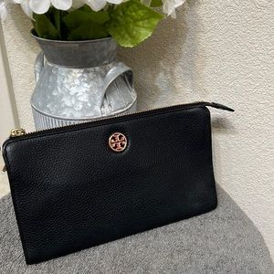 Tory Burch Robinson Crossbody in black
